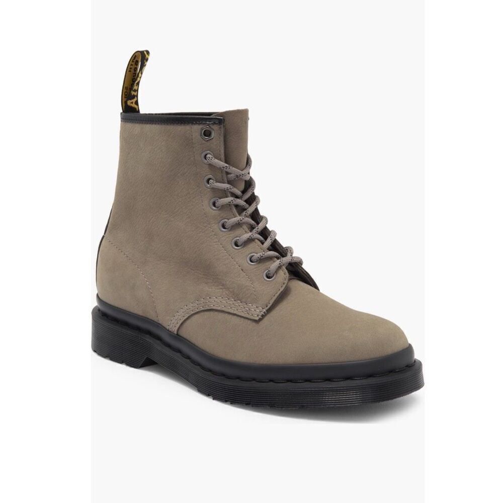 Dr. Martens | 1460 Boots